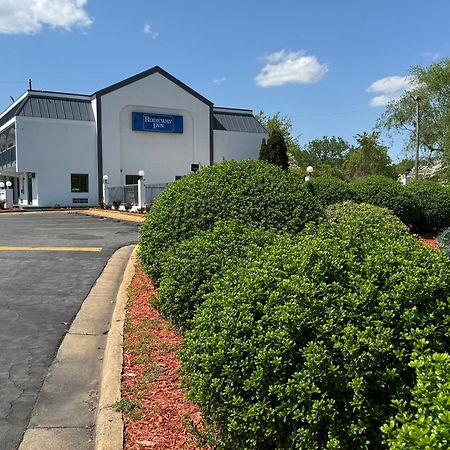 Rodeway Inn Charlotte Bagian luar foto